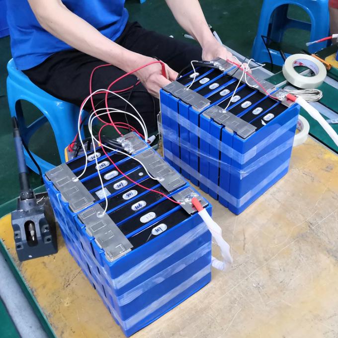 Deep Cycle Aluminium LiFePO4 Baterai litium LFP LiFePO4 100ah Sel Baterai Prismatik 3